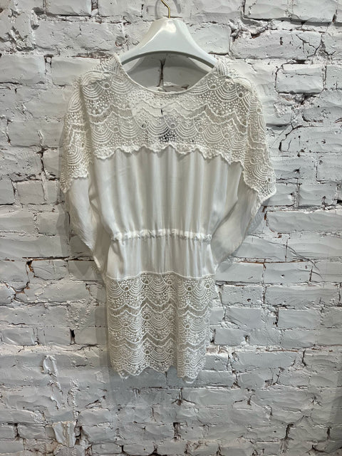 WHITE LACE TOP