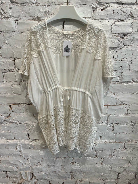 WHITE LACE TOP