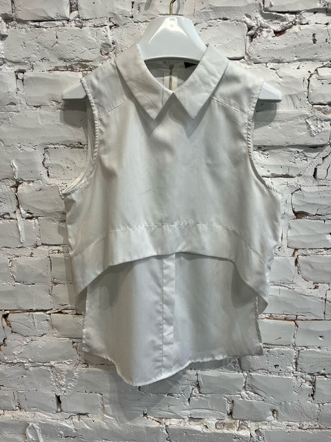 WHITE SLEEVELESS COLLAR SHIRT