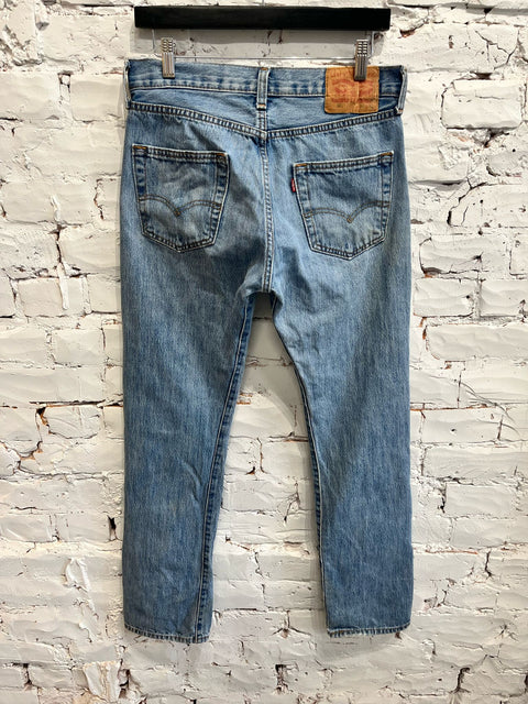 MEDIUM WASH DENIM