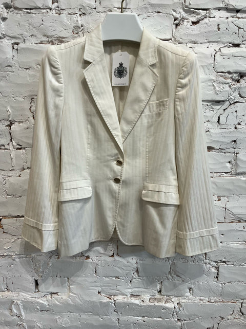 WHITE BLAZER